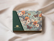 Load image into Gallery viewer, Corporate Cantonese Mooncake Gift Box (4 Pieces/ Please order via Mooncake Center)
